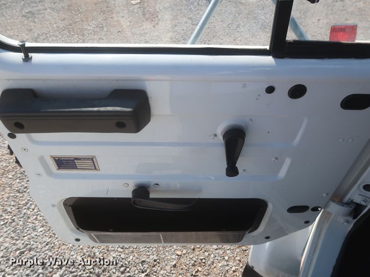 image for item MJ9168 2001 International 4700  bucket truck