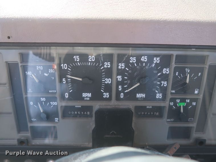 image for item MJ9168 2001 International 4700  bucket truck