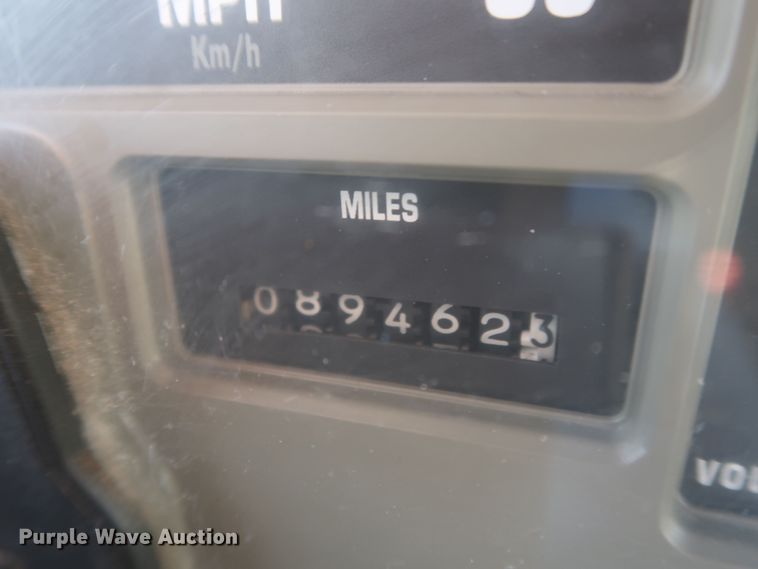 image for item MJ9168 2001 International 4700  bucket truck