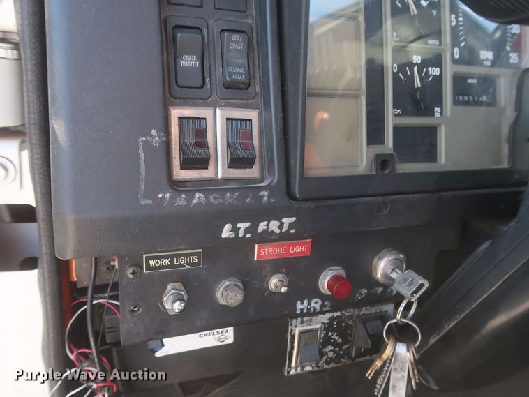 image for item MJ9168 2001 International 4700  bucket truck