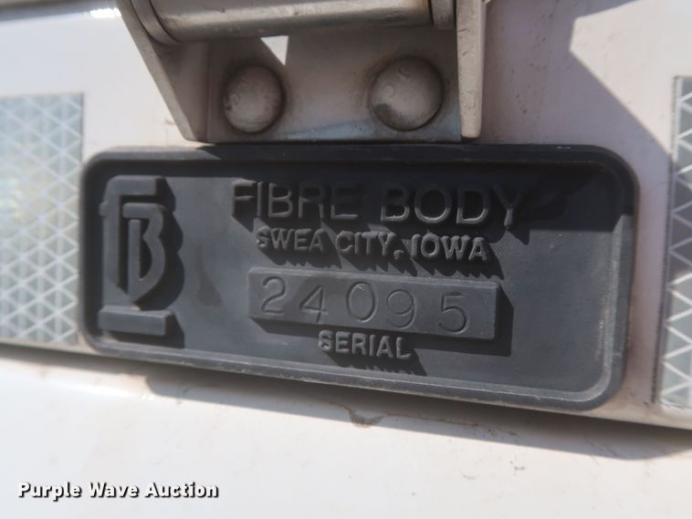 image for item MJ9168 2001 International 4700  bucket truck