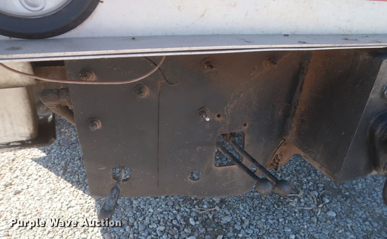 image for item MJ9168 2001 International 4700  bucket truck