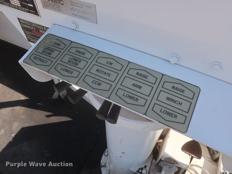 image for item MJ9168 2001 International 4700  bucket truck