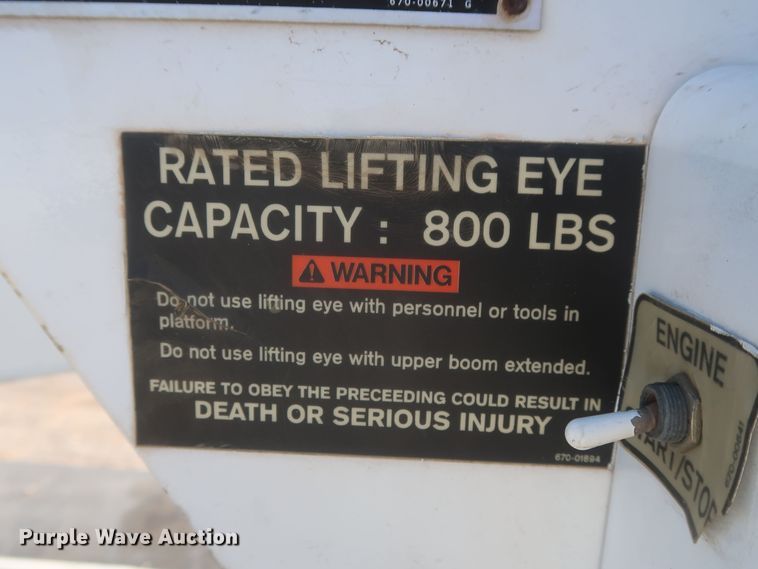 image for item MJ9168 2001 International 4700  bucket truck