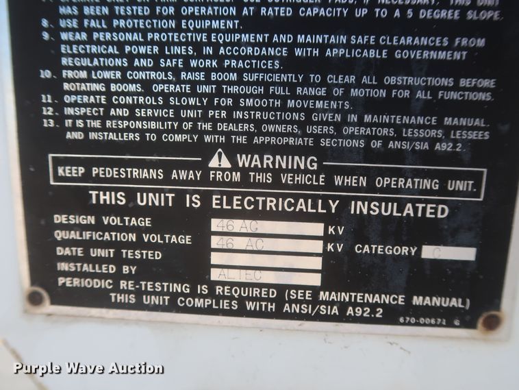 image for item MJ9168 2001 International 4700  bucket truck