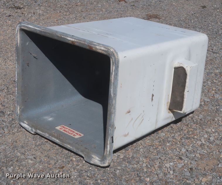 image for item MJ9168 2001 International 4700  bucket truck