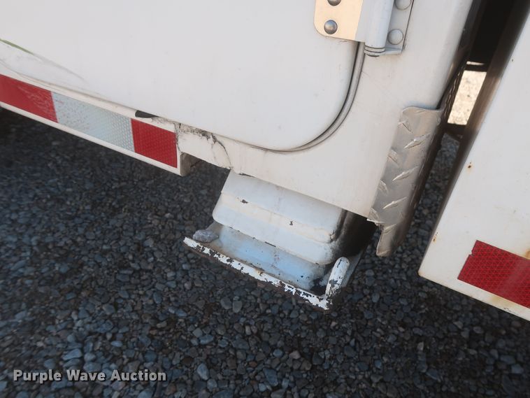 image for item MJ9168 2001 International 4700  bucket truck