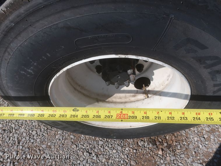 image for item MJ9168 2001 International 4700  bucket truck