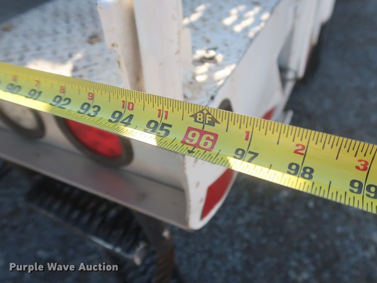 image for item MJ9168 2001 International 4700  bucket truck