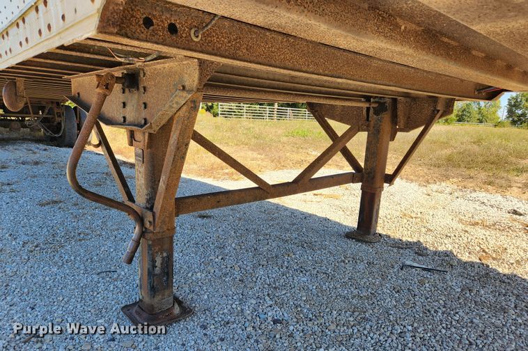 image for item MK9375 1999 Wabash dry van trailer