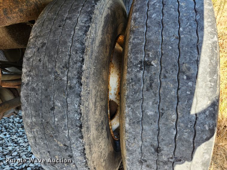 image for item MK9375 1999 Wabash dry van trailer