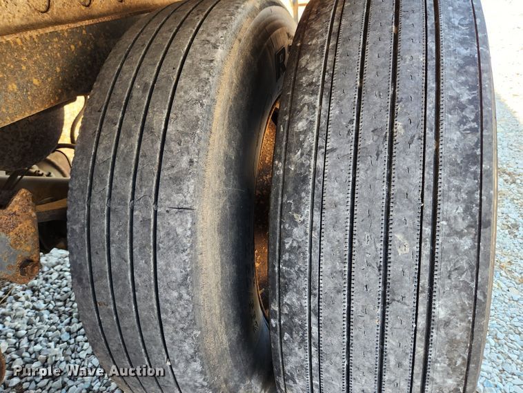 image for item MK9375 1999 Wabash dry van trailer