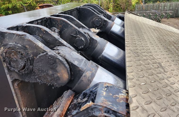 image for item MK9414 1984 Talbert T3DW-100K-HRG-RA-T1  lowboy equipment trailer