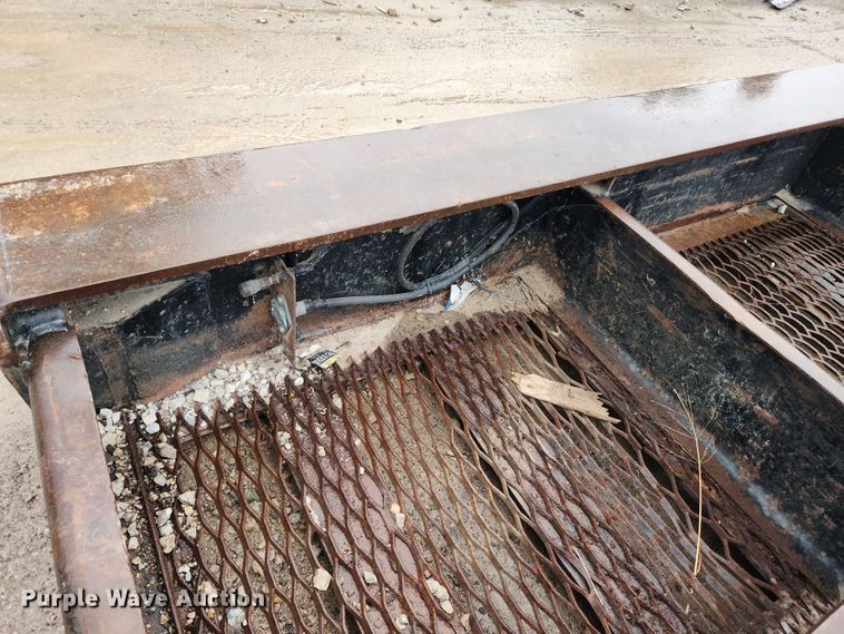 image for item MK9414 1984 Talbert T3DW-100K-HRG-RA-T1  lowboy equipment trailer