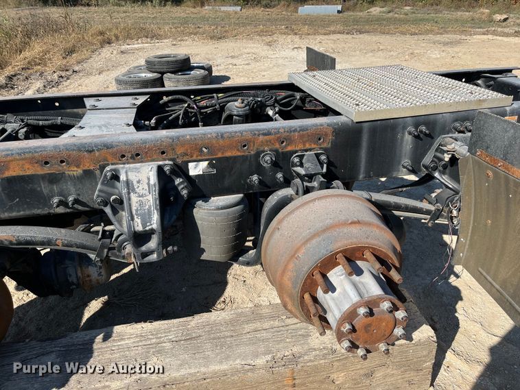 Peterbilt rear axle assembly in Bucyrus, KS Item MN9294 sold Purple