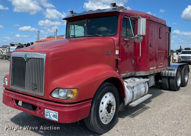 image for item MR9323 1998 International 9400  semi truck