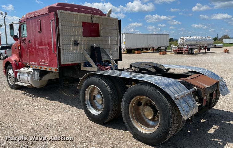 image for item MR9323 1998 International 9400  semi truck