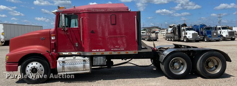 image for item MR9323 1998 International 9400  semi truck