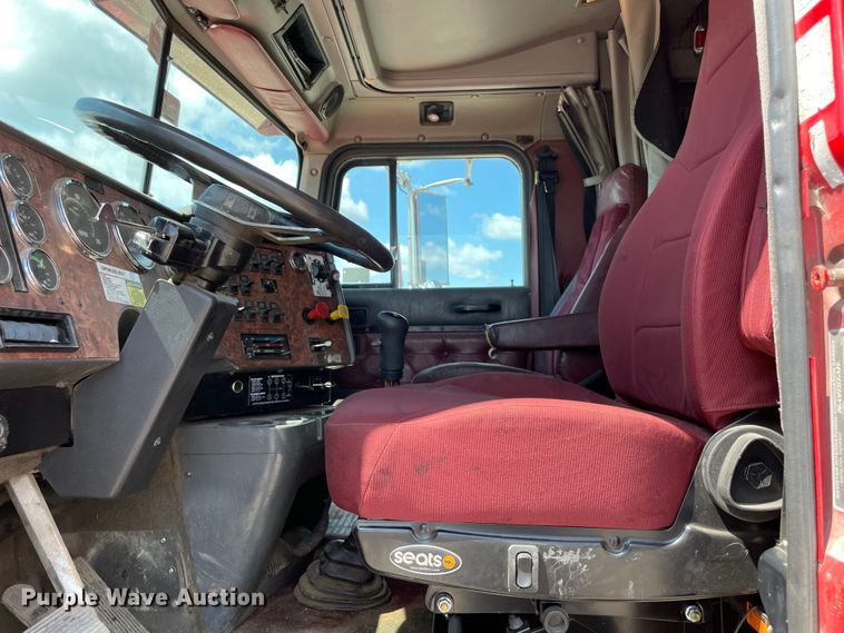 image for item MR9323 1998 International 9400  semi truck