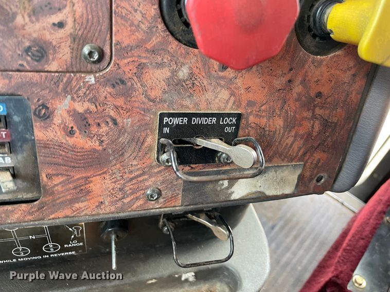 image for item MR9323 1998 International 9400  semi truck