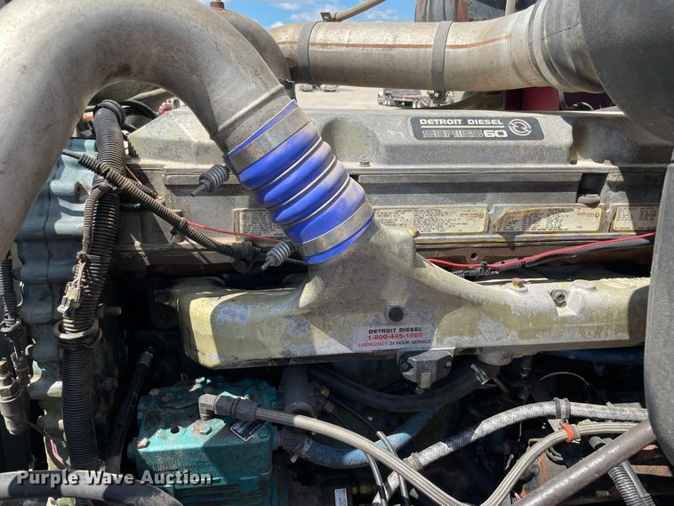 image for item MR9323 1998 International 9400  semi truck