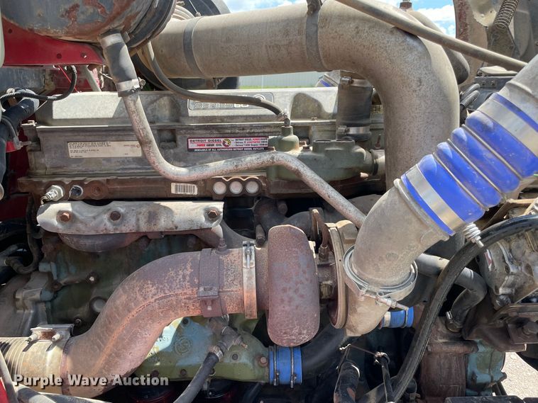 image for item MR9323 1998 International 9400  semi truck