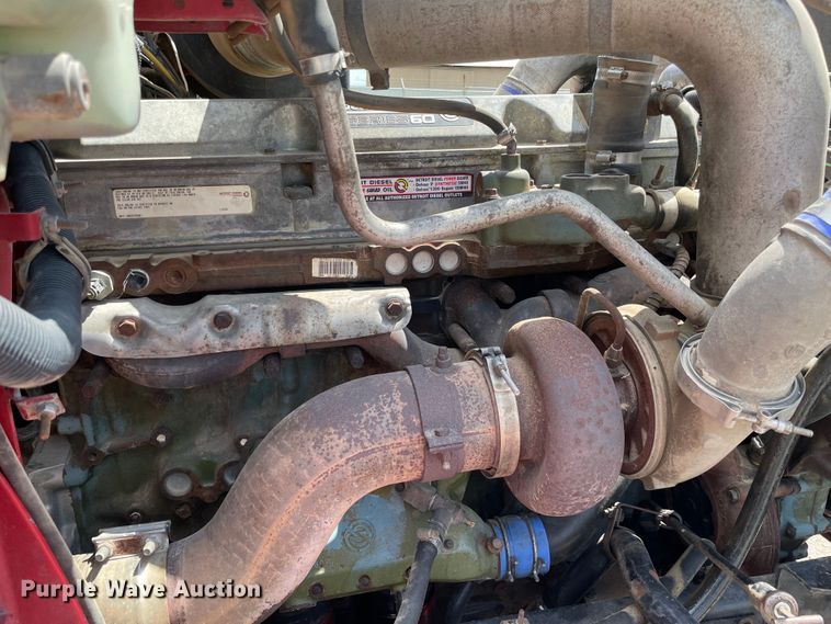 image for item MR9323 1998 International 9400  semi truck