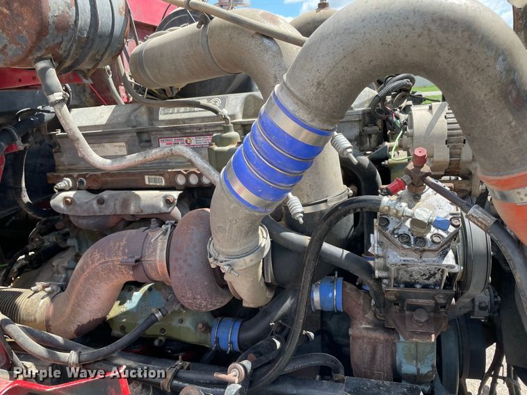 image for item MR9323 1998 International 9400  semi truck