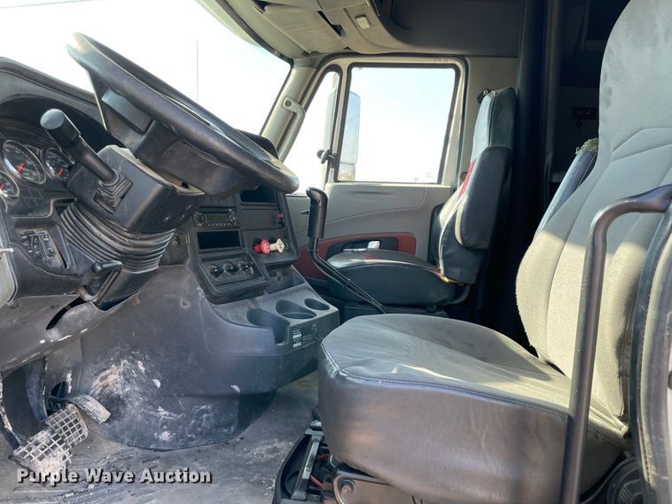 image for item MR9410 2012 International ProStar  semi truck