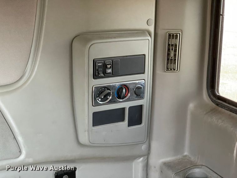 image for item MR9410 2012 International ProStar  semi truck