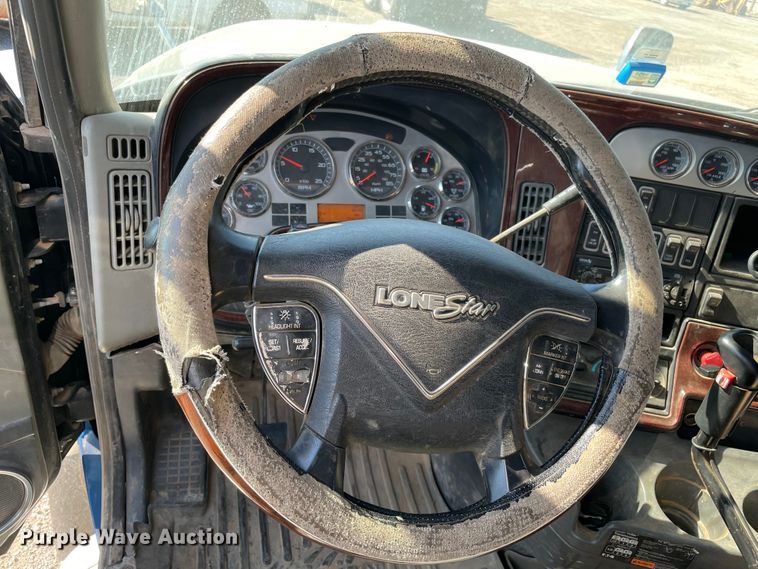 image for item MR9411 2013 International Lonestar  semi truck