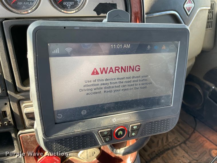 image for item MR9411 2013 International Lonestar  semi truck