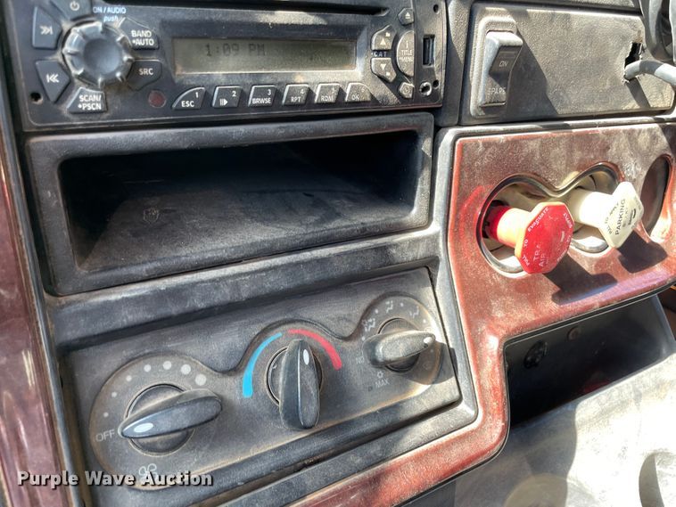 image for item MR9411 2013 International Lonestar  semi truck