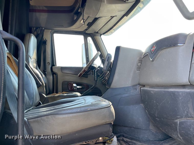 image for item MR9411 2013 International Lonestar  semi truck