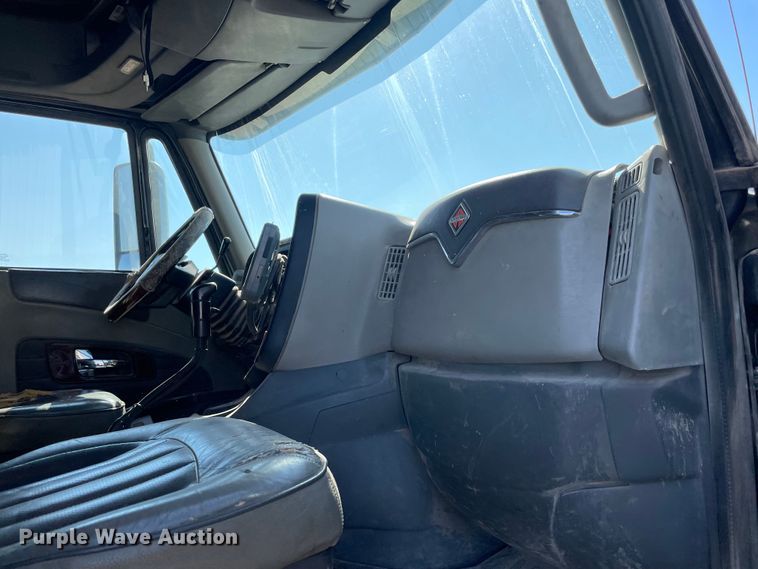 image for item MR9411 2013 International Lonestar  semi truck