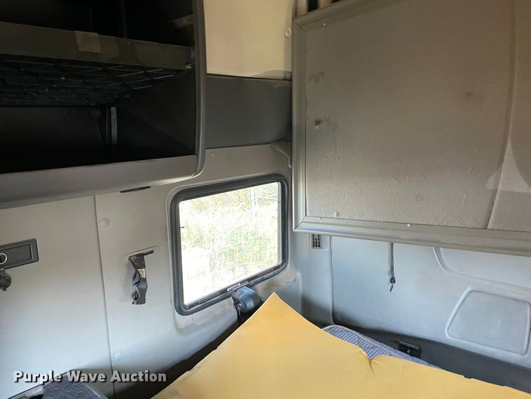 image for item MR9411 2013 International Lonestar  semi truck