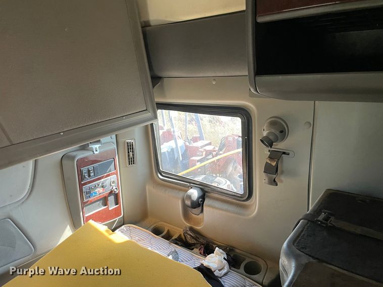 image for item MR9411 2013 International Lonestar  semi truck