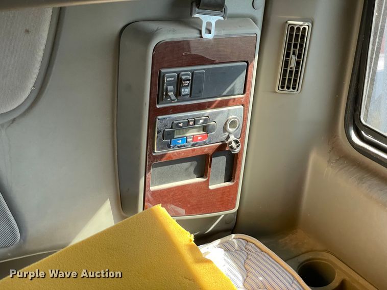 image for item MR9411 2013 International Lonestar  semi truck