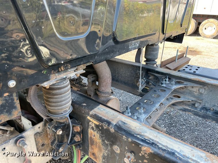 image for item MR9411 2013 International Lonestar  semi truck