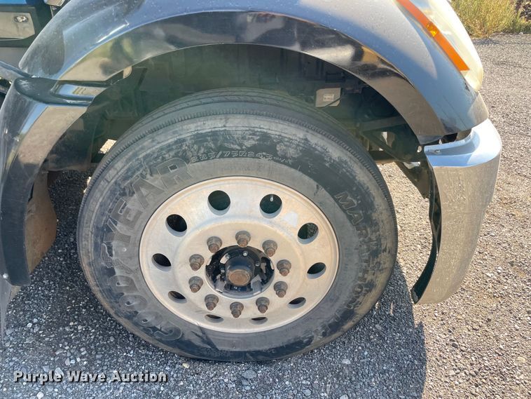 image for item MR9411 2013 International Lonestar  semi truck