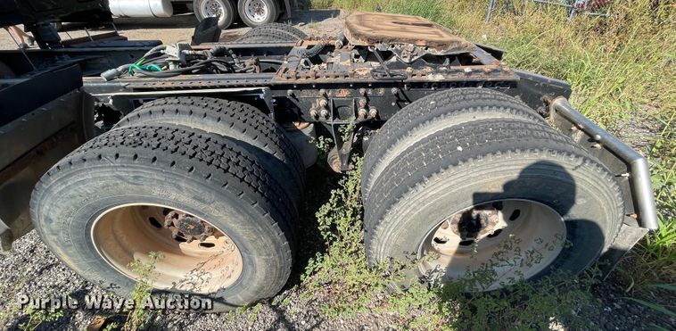 image for item MR9411 2013 International Lonestar  semi truck