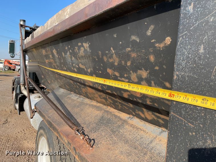 image for item MR9412 1994 Peterbilt 377  dump truck