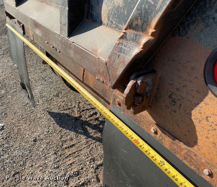 image for item MR9412 1994 Peterbilt 377  dump truck