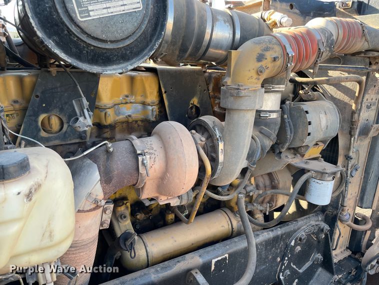 image for item MR9412 1994 Peterbilt 377  dump truck