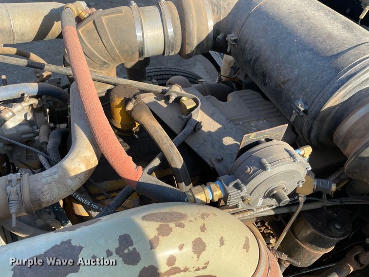 image for item MR9412 1994 Peterbilt 377  dump truck