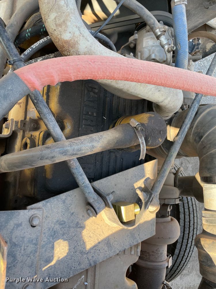 image for item MR9412 1994 Peterbilt 377  dump truck