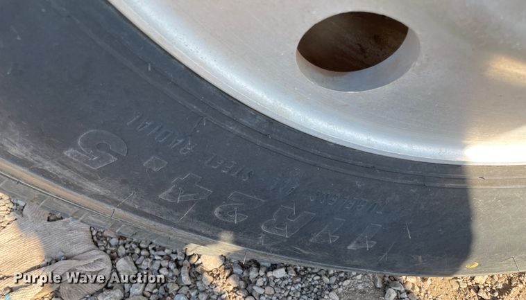 image for item MR9412 1994 Peterbilt 377  dump truck