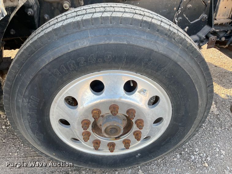 image for item MR9412 1994 Peterbilt 377  dump truck