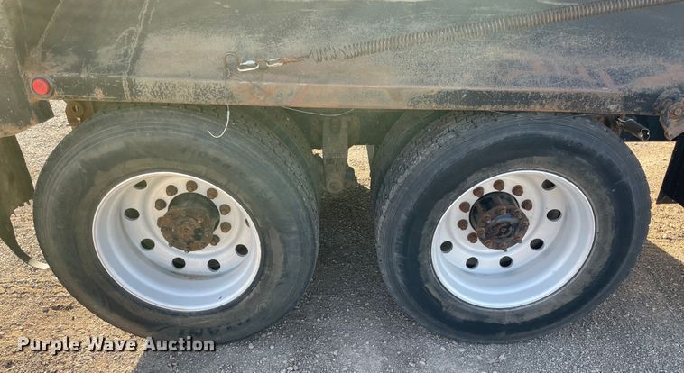 image for item MR9412 1994 Peterbilt 377  dump truck