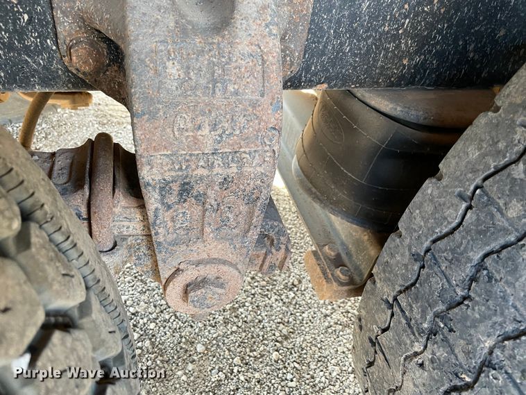 image for item MR9412 1994 Peterbilt 377  dump truck